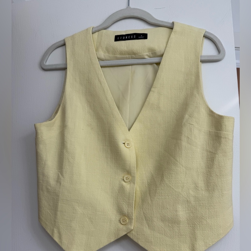 Lioness Leo Vest Top - Picture 3 of 5